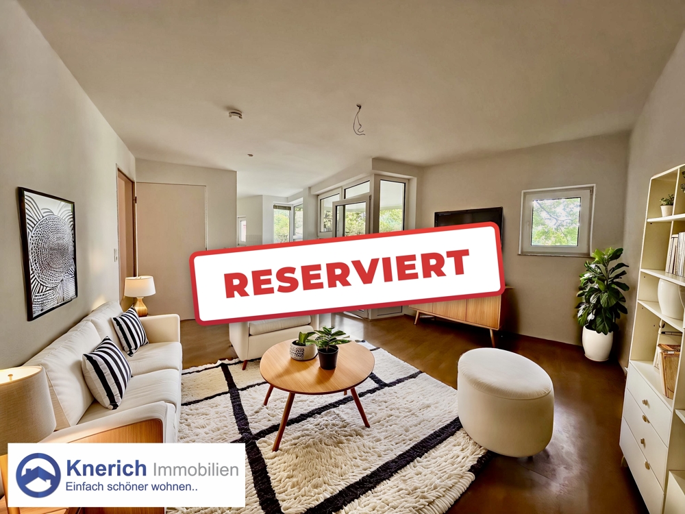 Wohnzimmer mit Logo