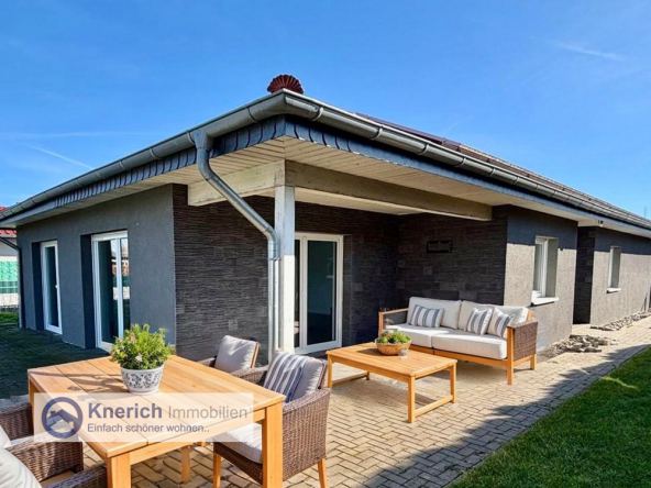 Bild für Homepage mit Logo(1920 x 1080 px) (1920 x 1080 px) (1200 x 1500 px) (1920 x 1080 px) (1200 x 1500 px) (1640 x 1640 px) (1920 x 1640 px) (2160 x 1640 px)