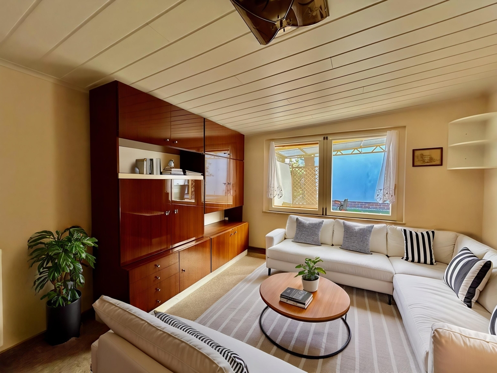 Nebengebaude-Wohnzimmer 
